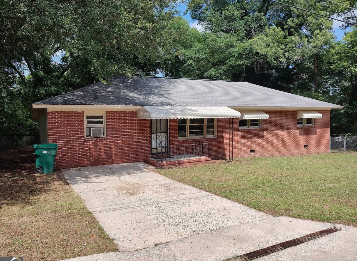 Spacious 4BR and 2Bath Single Story Home – photo 1 of 6