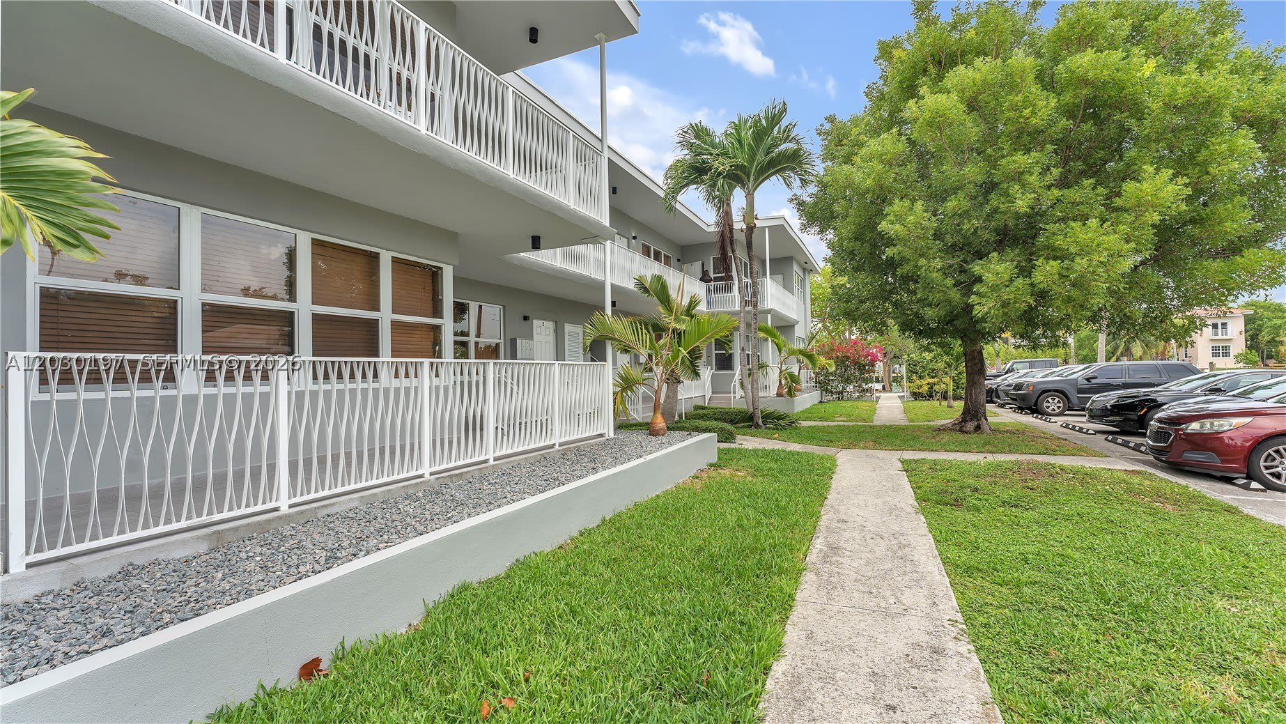 1905 Calais Dr – photo 1