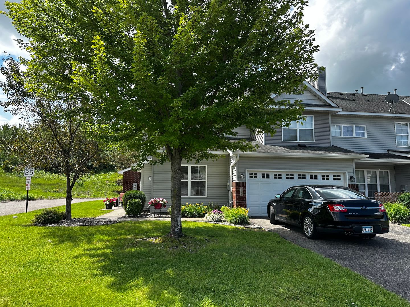 Spirit Hills Townhome 3 bed 3 bath
