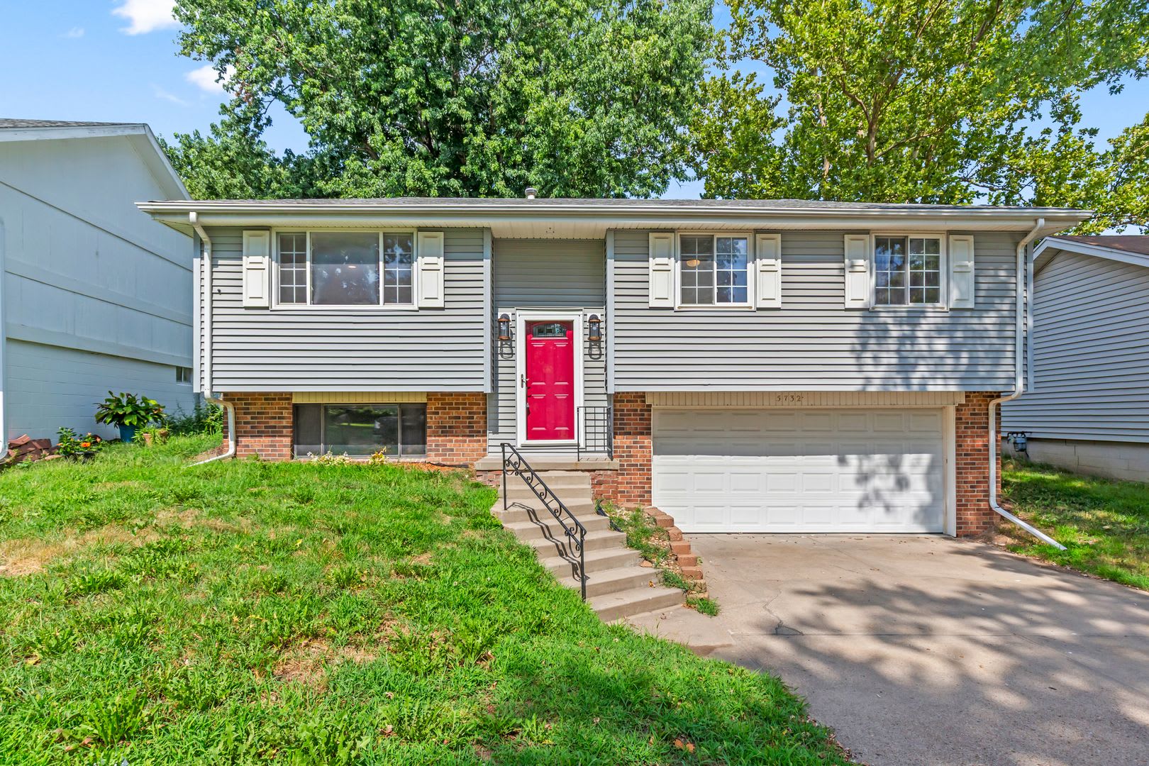 5732 S. 137th Street – photo 1