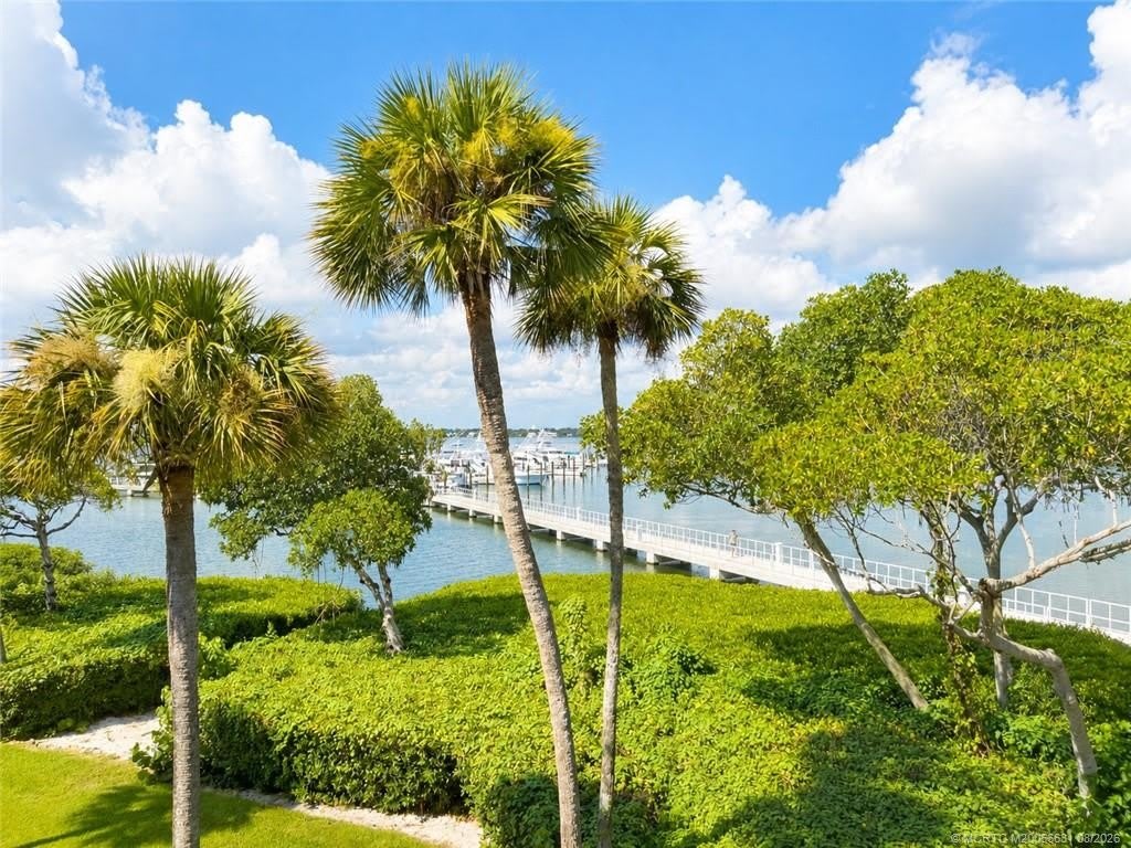 390 NE Edgewater Drive – photo 1