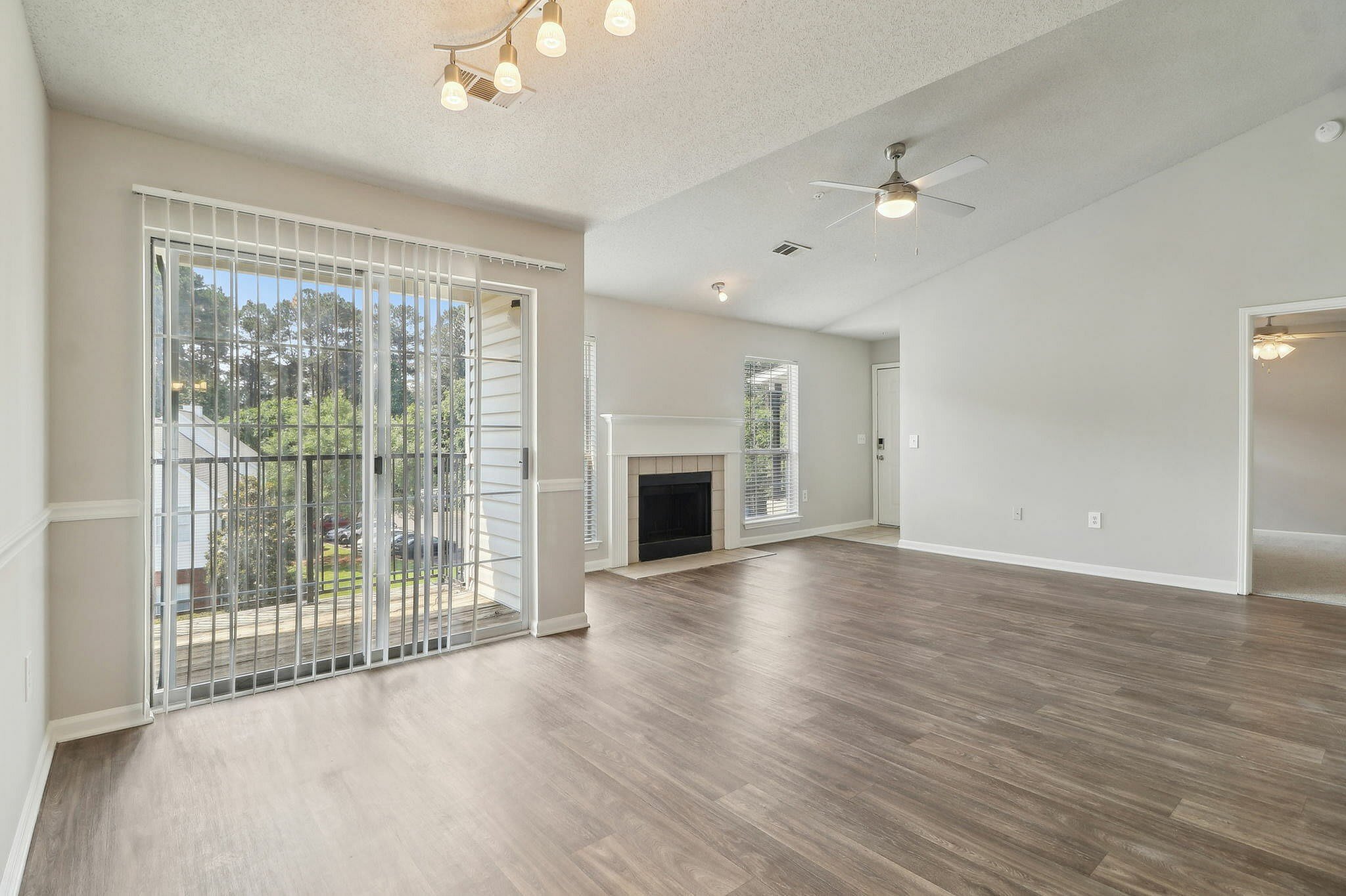 Varia at Oakcrest – photo 1