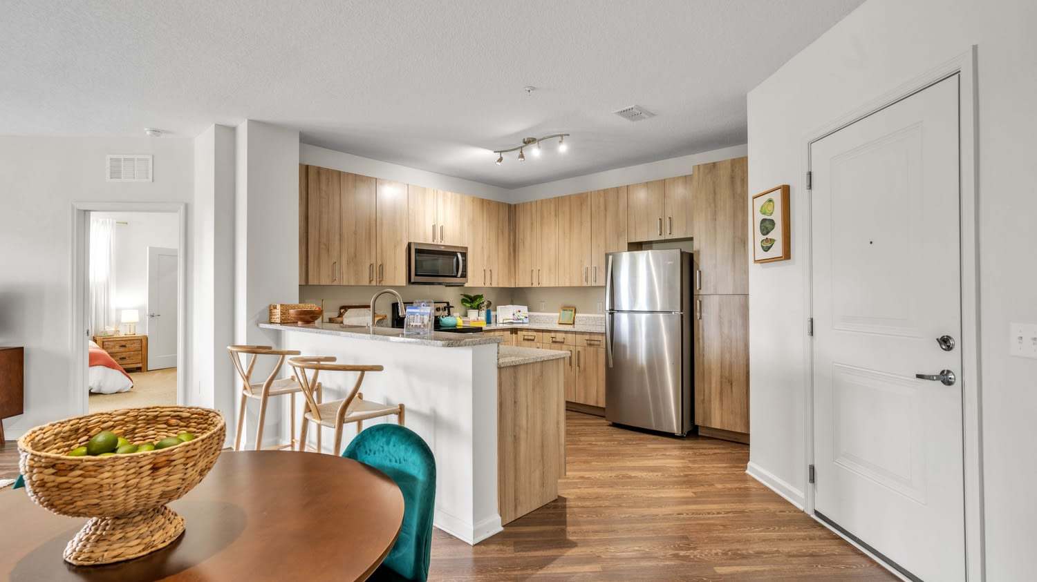 400 North – photo 1 of 47
