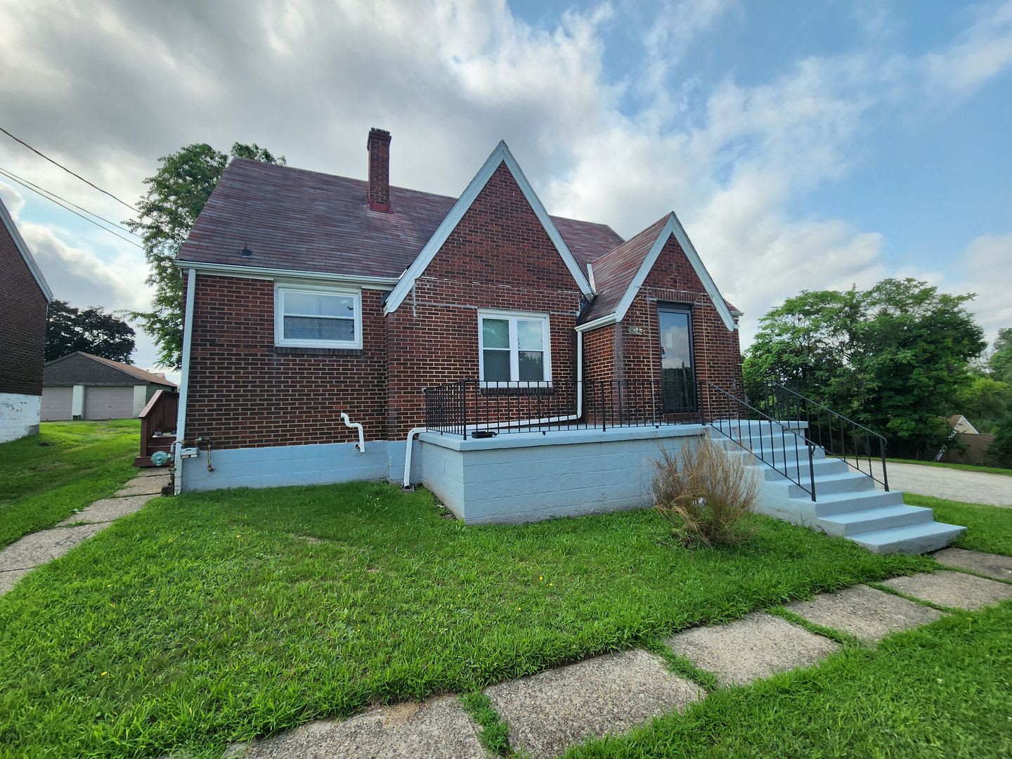 Updated 3BR Home Near Pittsburgh – photo 1 of 50
