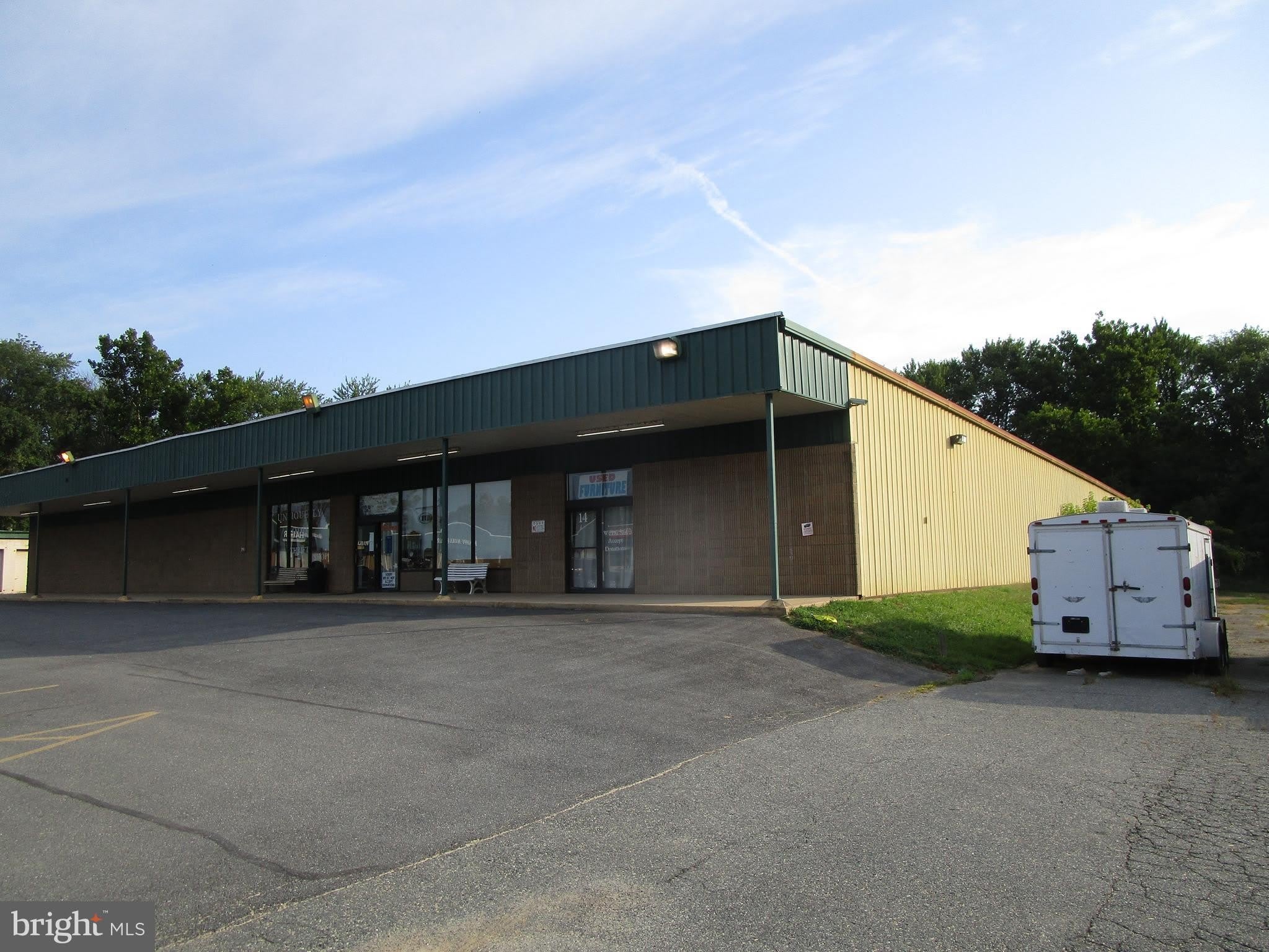 14 Commercial Plaza – photo 1 of 62