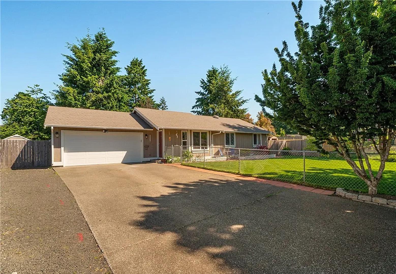 Perfect 3bed/2bath Home on Pinedrop Loop *COMING SOON*APPLICATION PENDING – photo 1