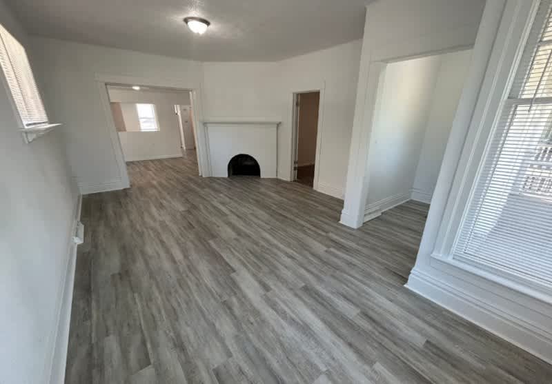 312 East Mission Avenue – photo 1