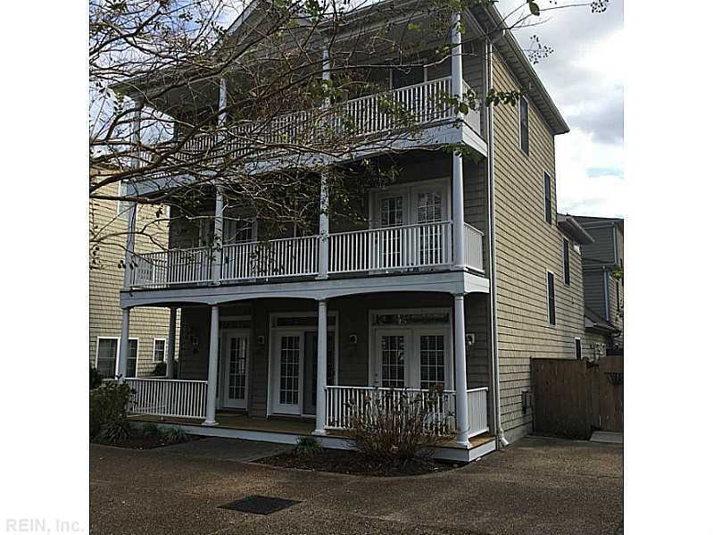 GORGEOUS 4 BEDROOM 3.5 BATH SINGLE FAMILY HOME 1.5 BLOCKS TO OCEAN!! – photo 1