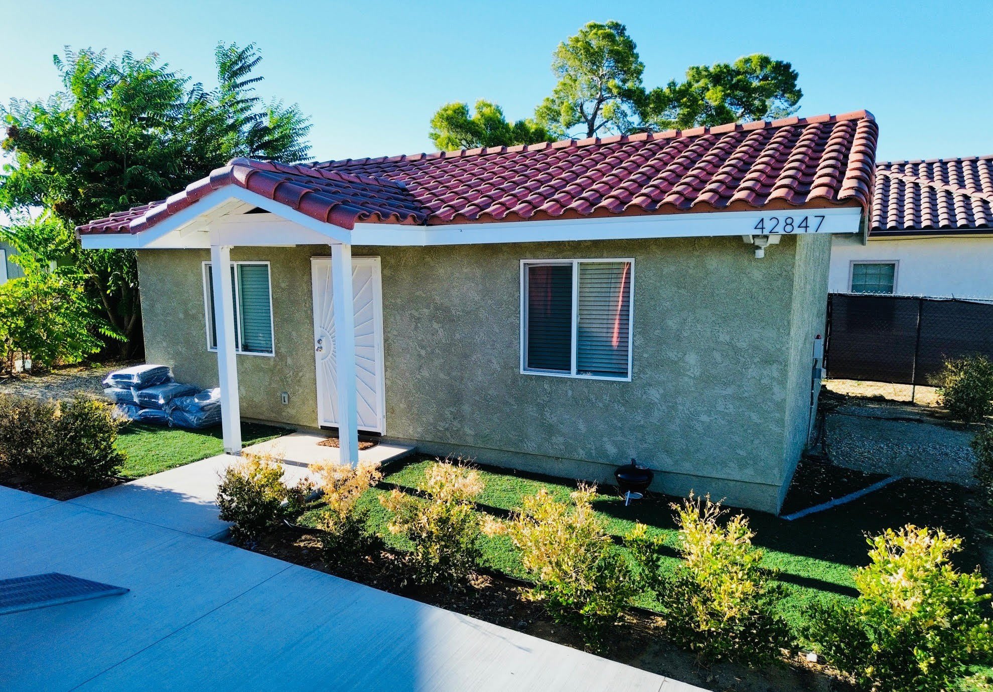 42847 W 48Th Street – photo 1 of 11