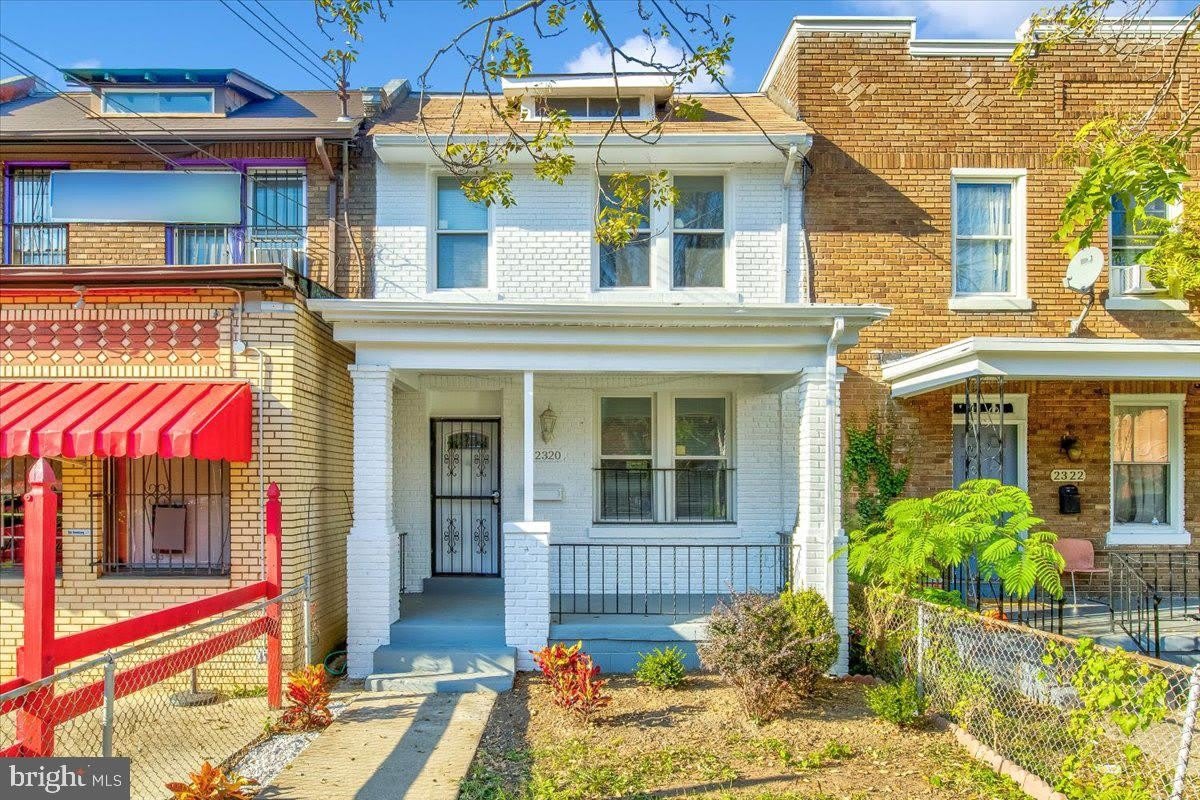 2320 MINNESOTA Avenue SE – photo 1