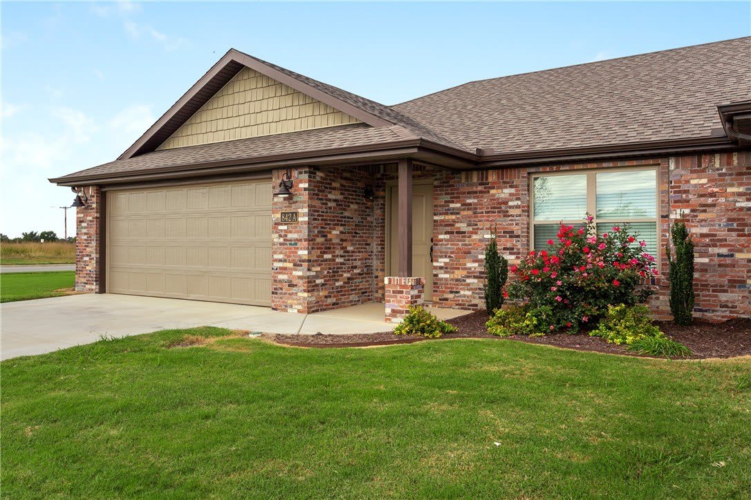1411 Summer Avenue – photo 1