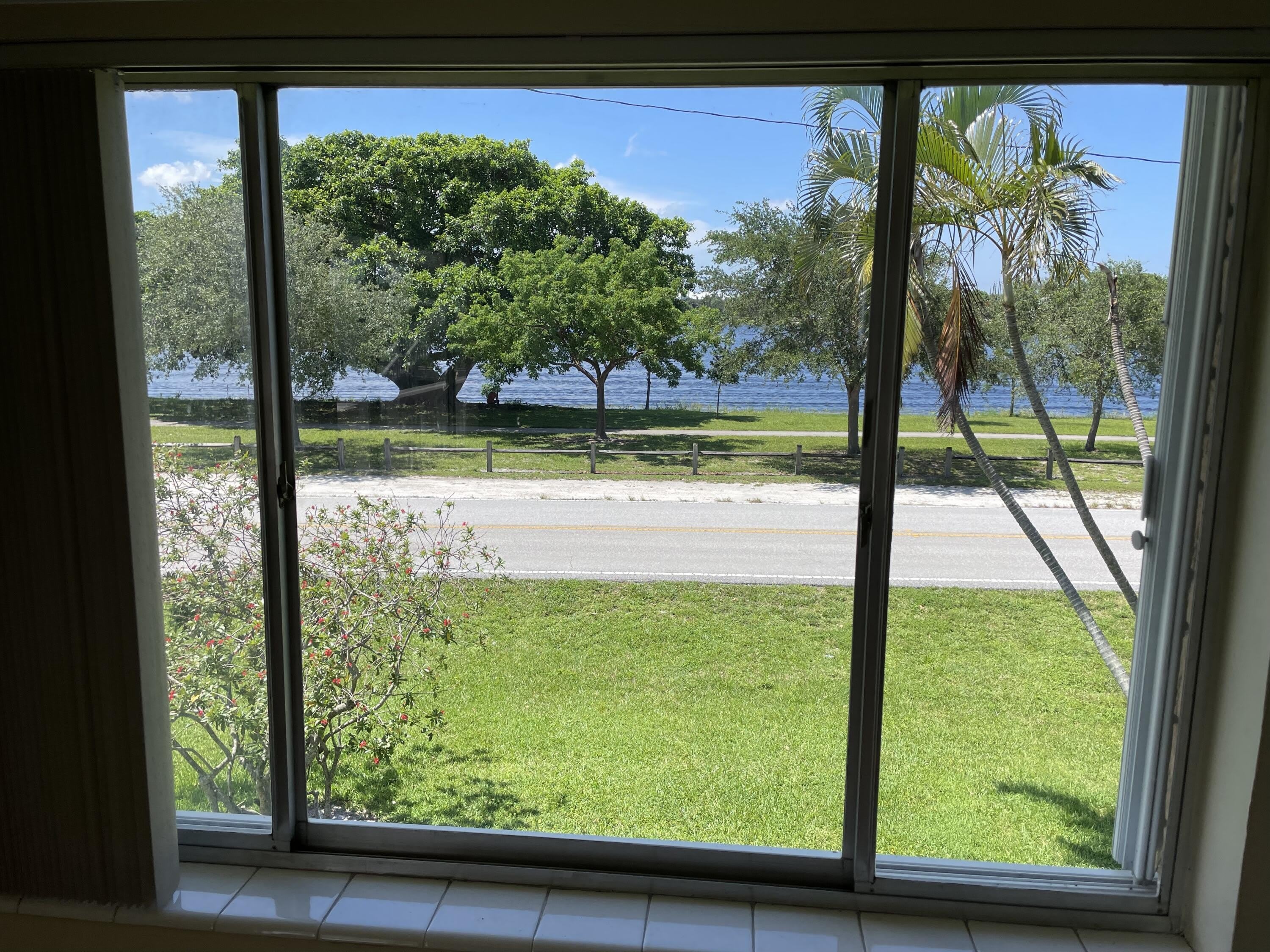 2020 Lake Osborne Drive – photo 1