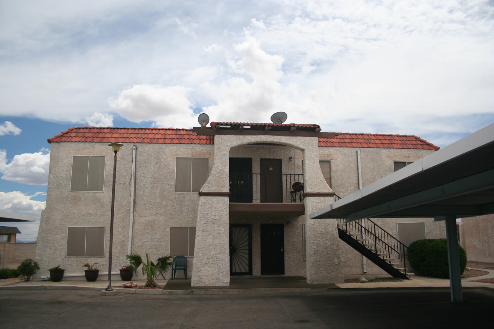 Upper Unit – photo 1 of 8