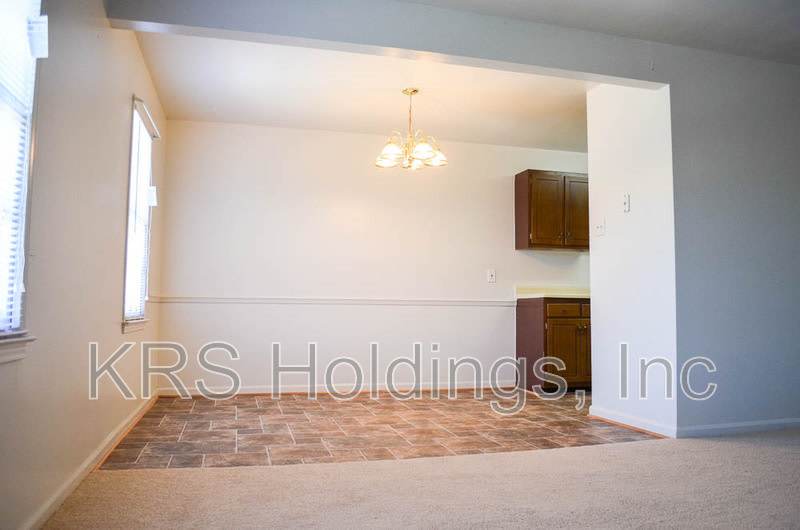 7732 Colonial Point Lane – photo 1 of 3