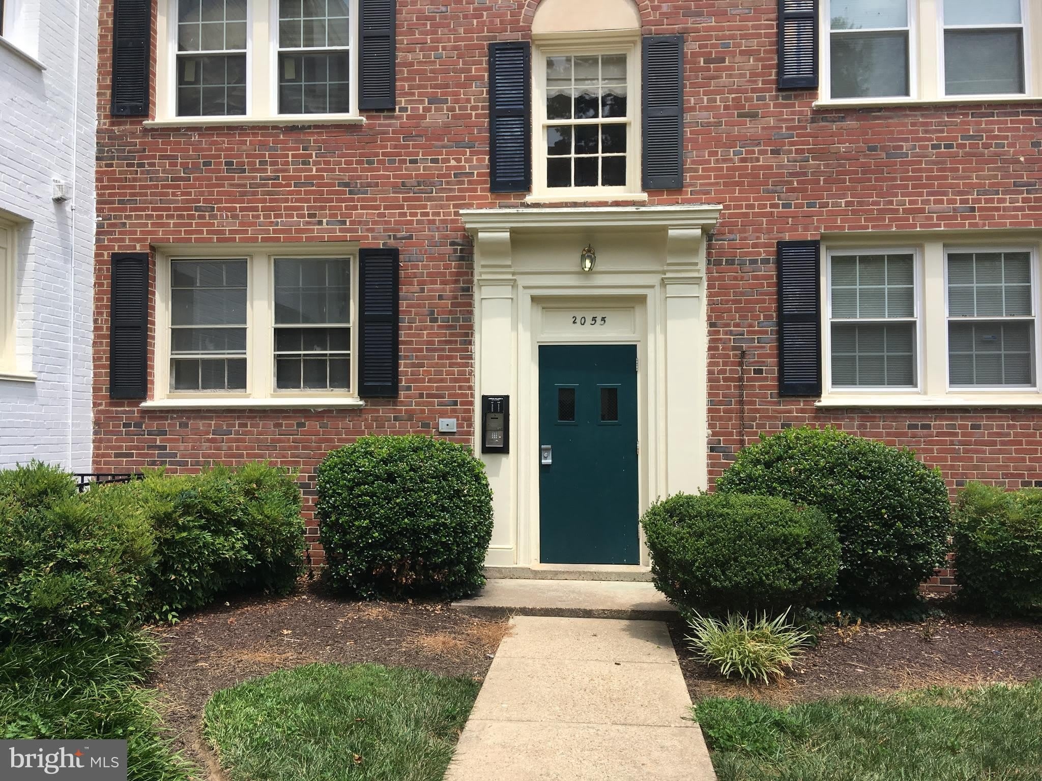 2055 38Th Street Se – photo 1