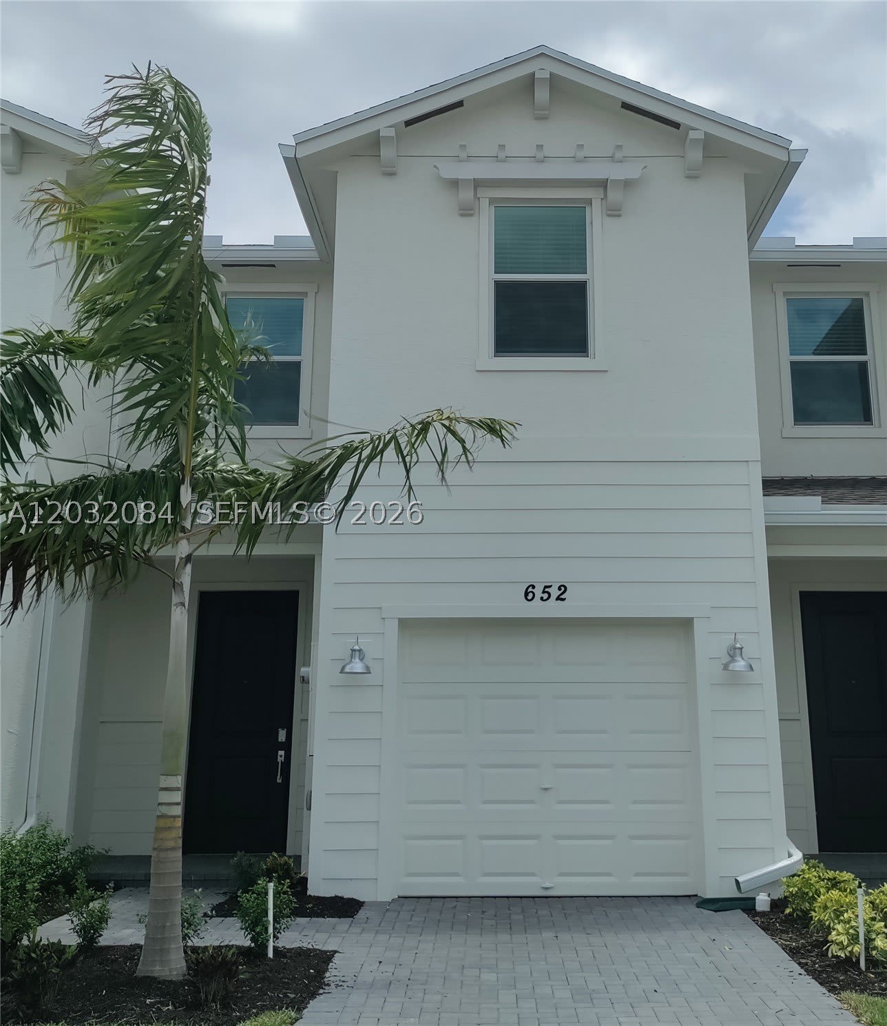 652 SE Lake Falls St – photo 1