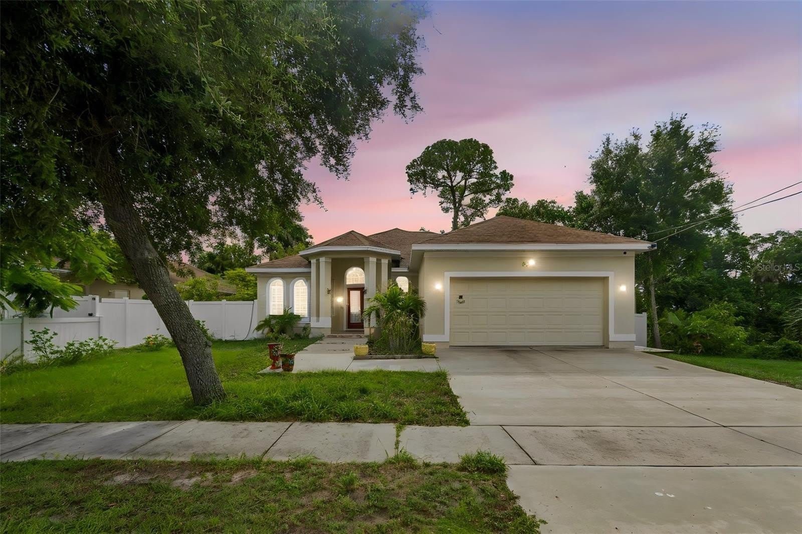 8040 57Th Street N – photo 1 of 309