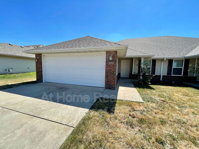 1096 N Westwood – photo 1 of 29