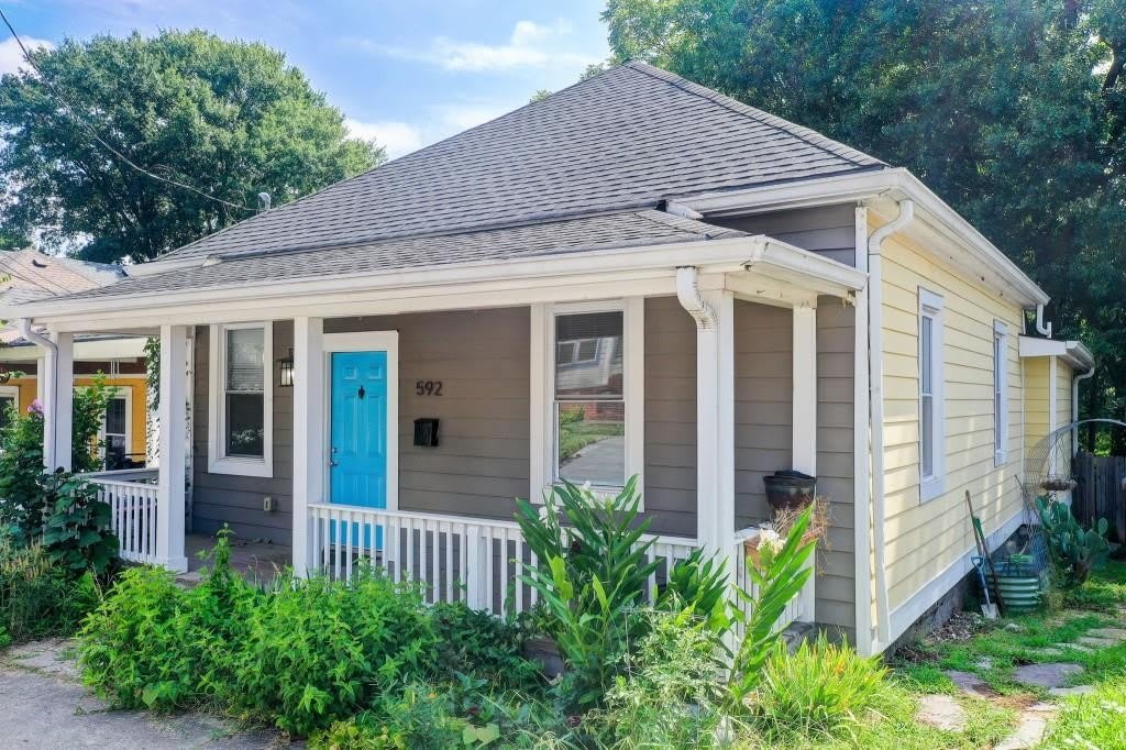 592 Martin Street SE – photo 1