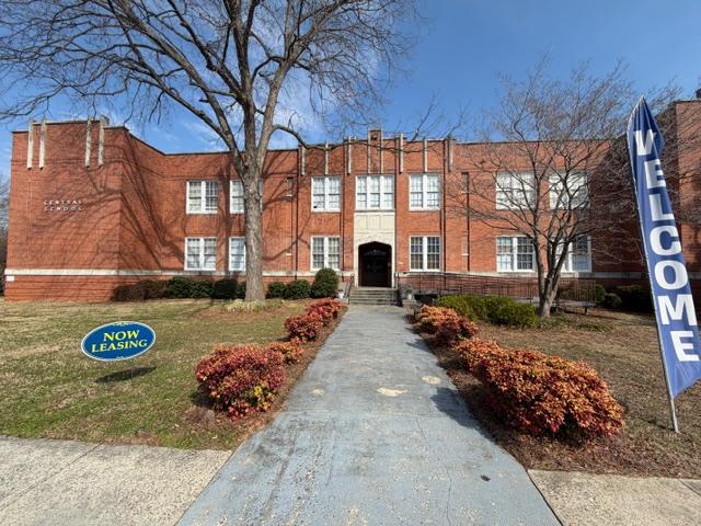 425 E. Washington Ave, 401-202 – photo 1 of 11