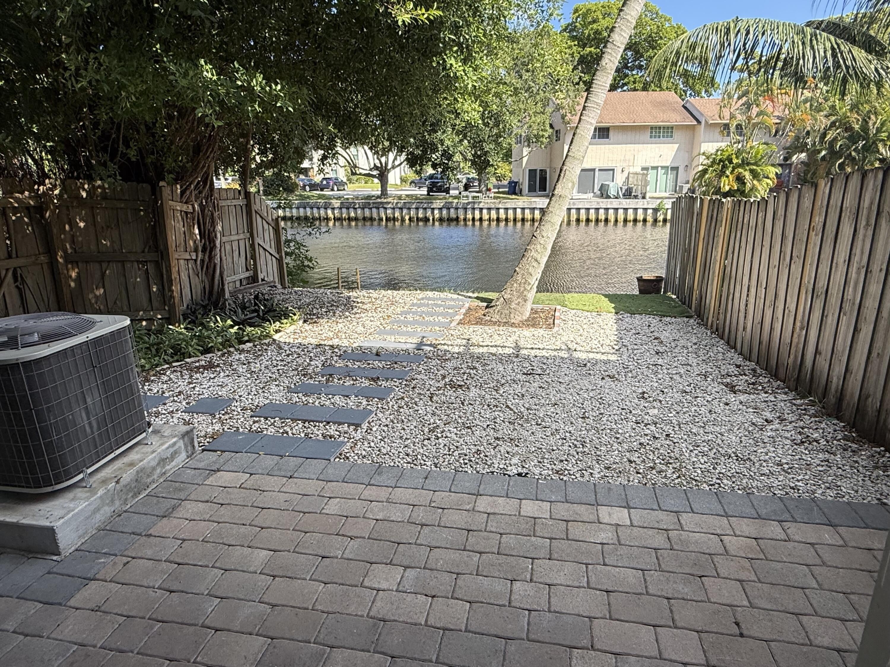 620 NE 20TH Street – photo 1 of 19