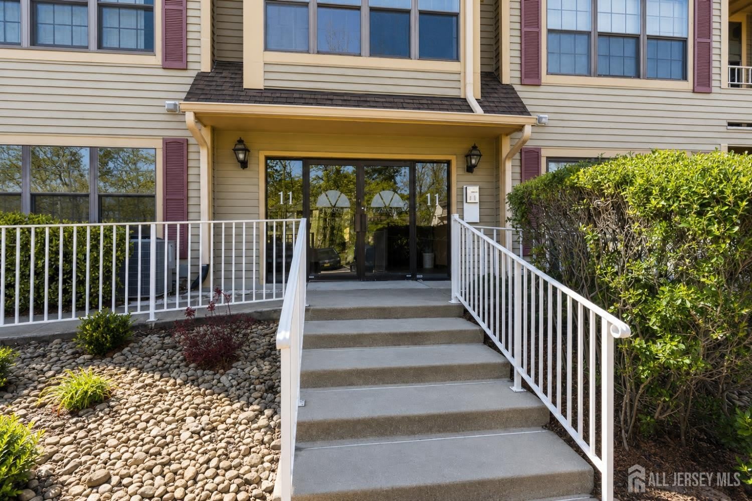 1101 Stoneridge Circle – photo 1 of 15