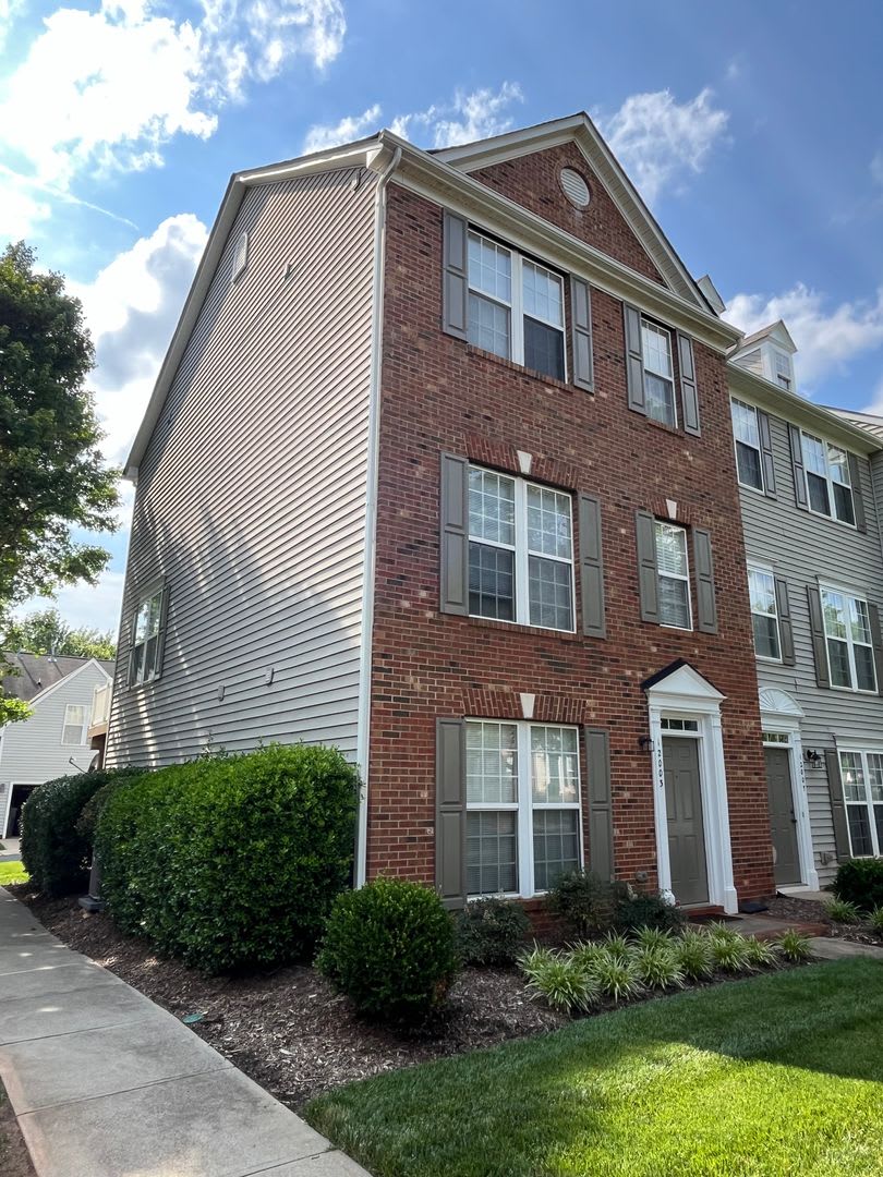3 Story, 3 Bedroom Townhome in Ballantyne – photo 1