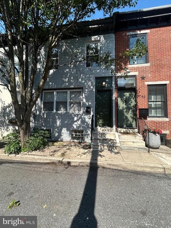 748 S HARSHAW STREET – photo 1