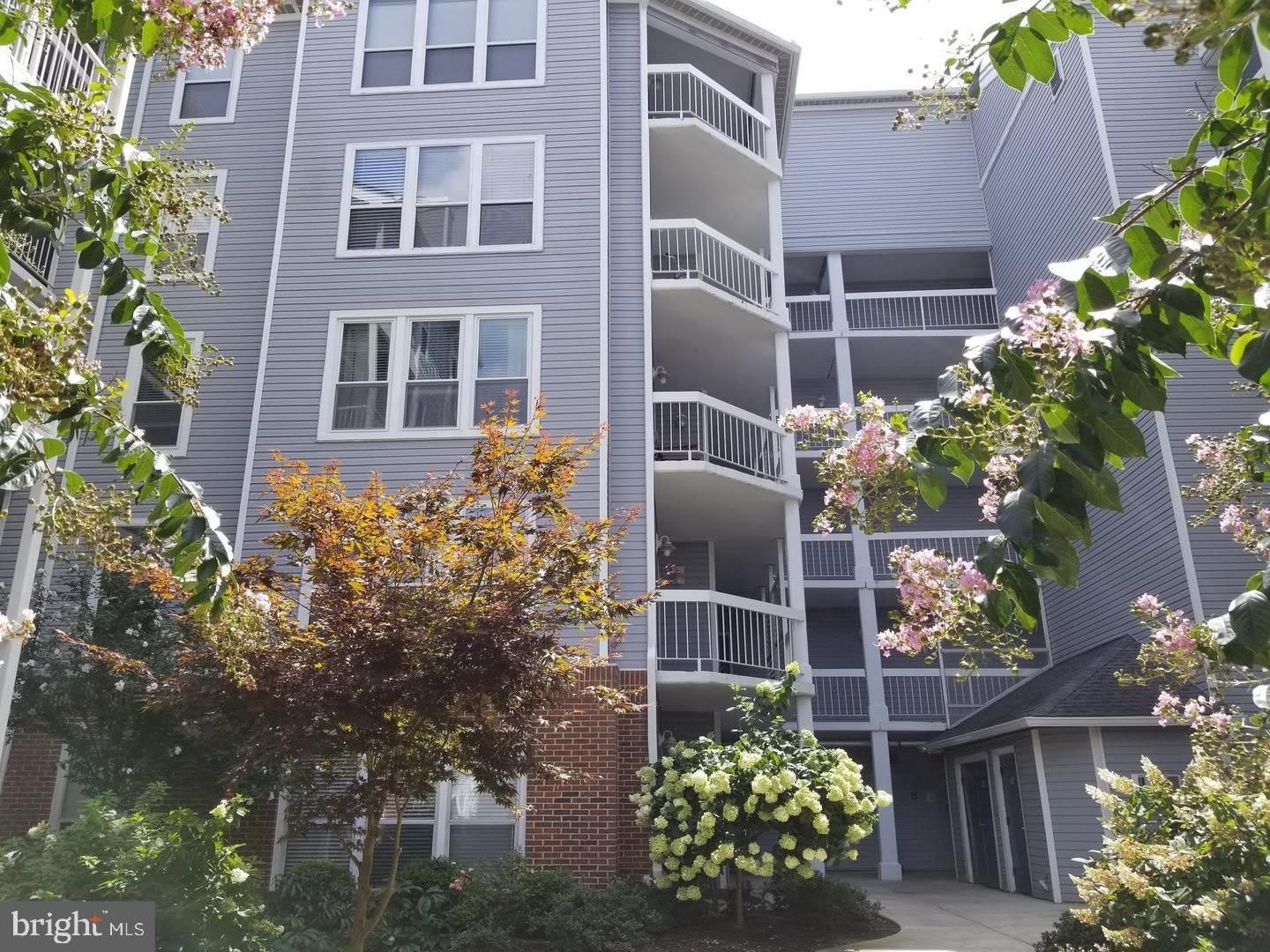 3178 SUMMIT SQUARE Drive – photo 1 of 37