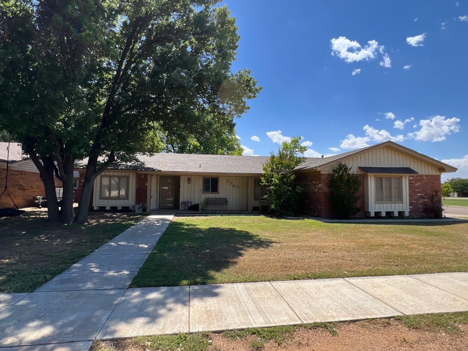 7702 Knoxville Drive – photo 1