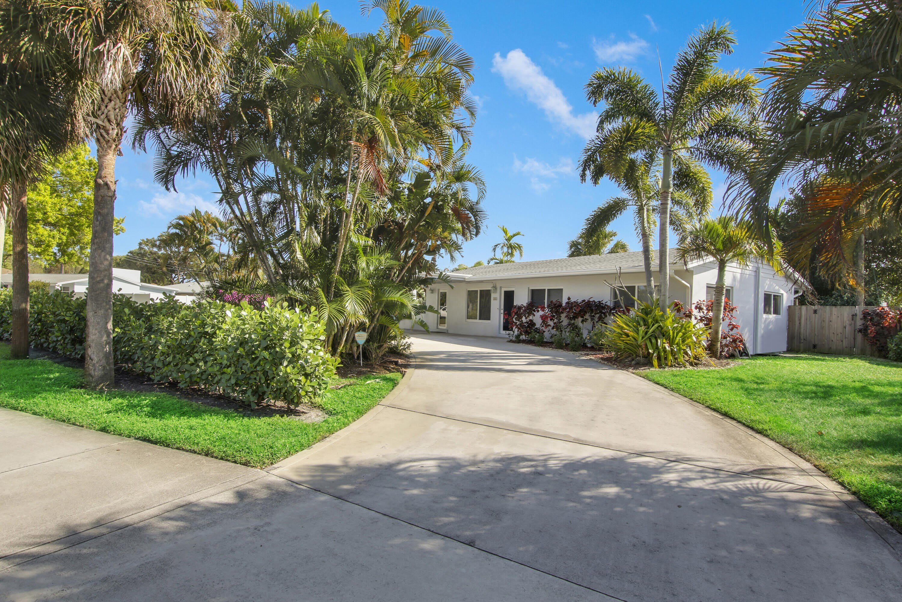 466 Tequesta Drive – photo 1 of 26
