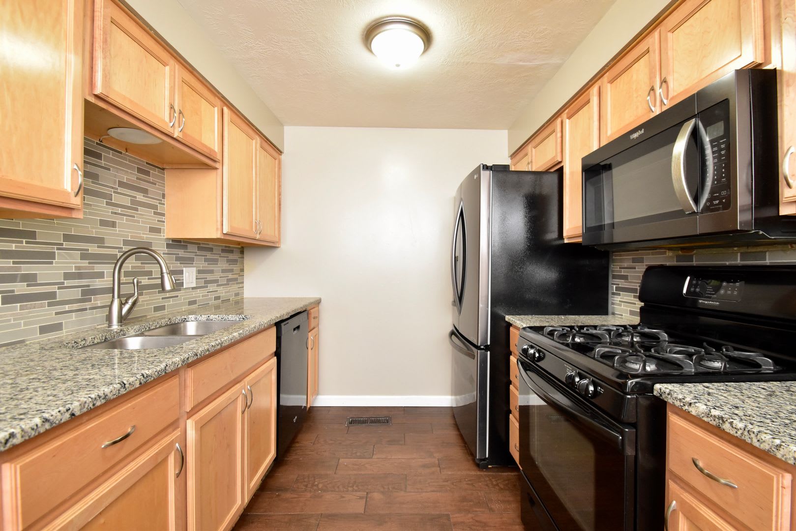 Cute 2 Bed 1 Bath Condo in Bountiful!! – photo 1