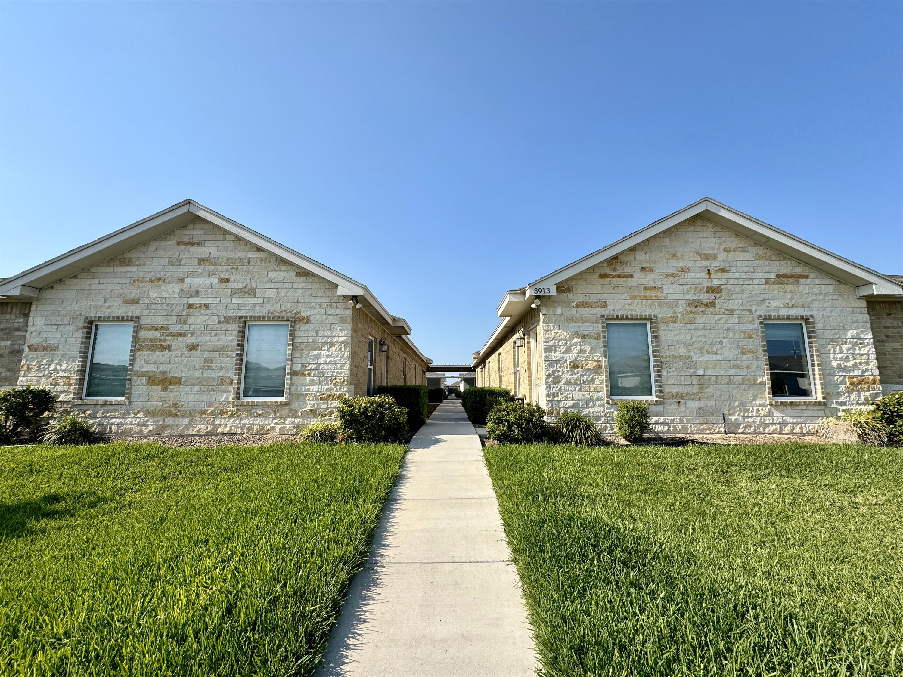 3913 Hawthorne Avenue – photo 1