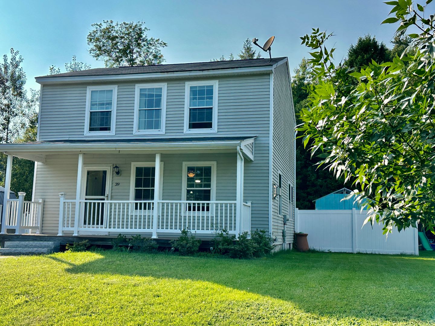 Like New 3BR, 1.5 bathroom Colonial For Rent – photo 1 of 45