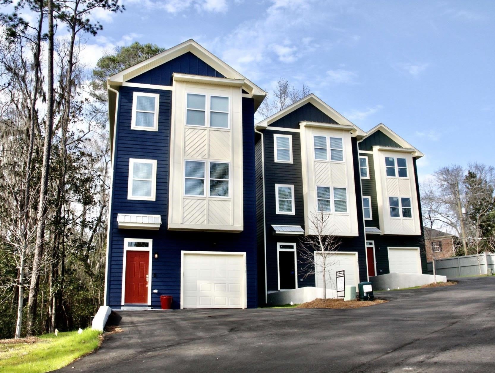 1577 Metropolitan – photo 1