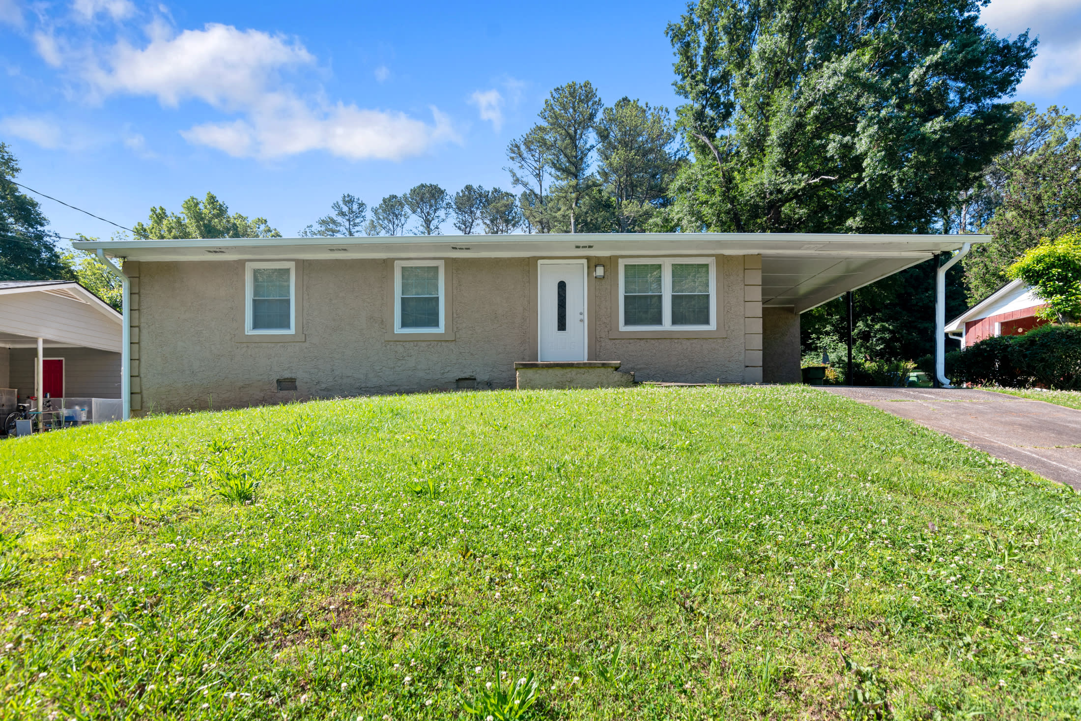 1380 Plaza Avenue Southwest – photo 1