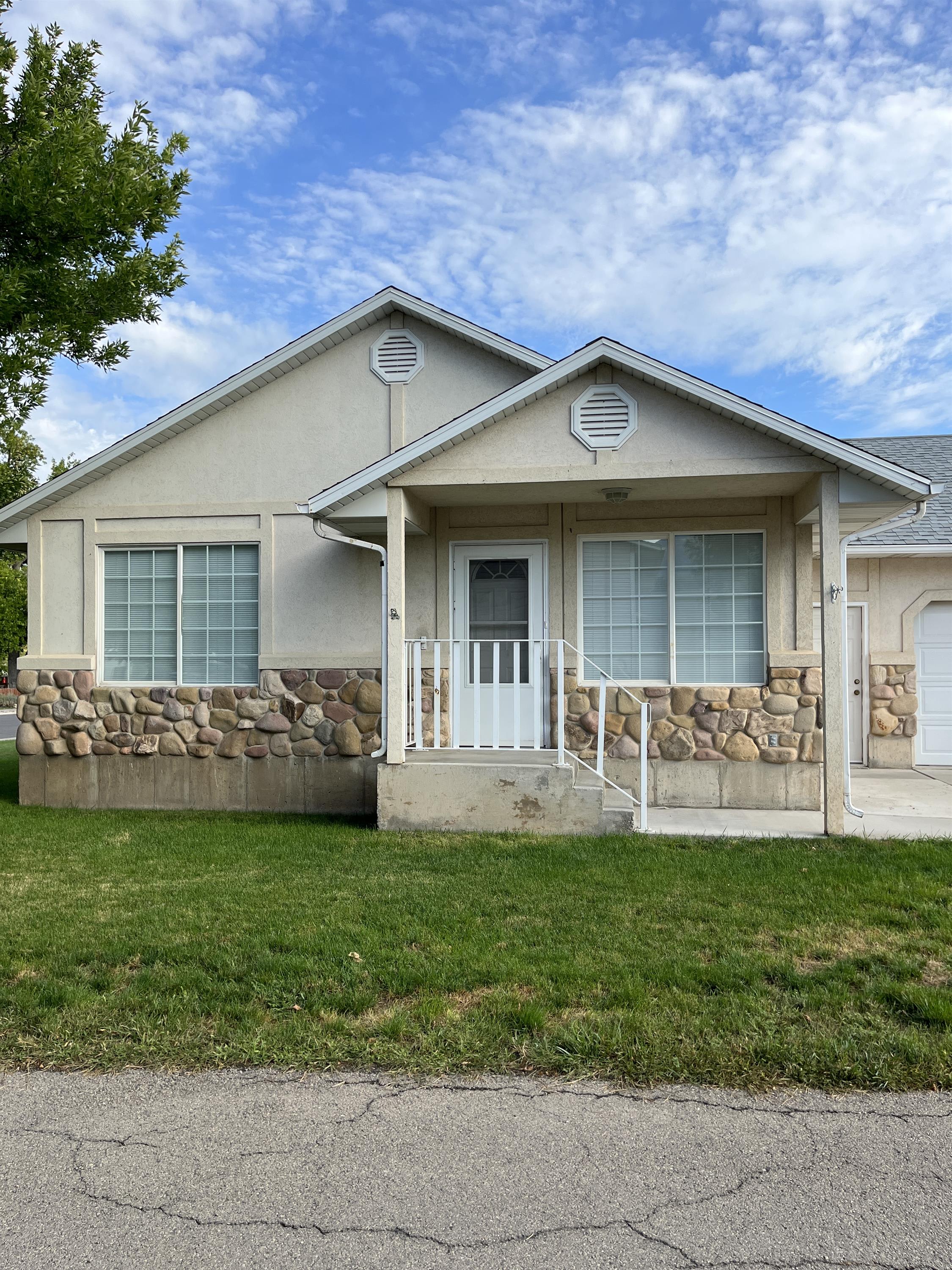 332/340 N 400 W – photo 1 of 20