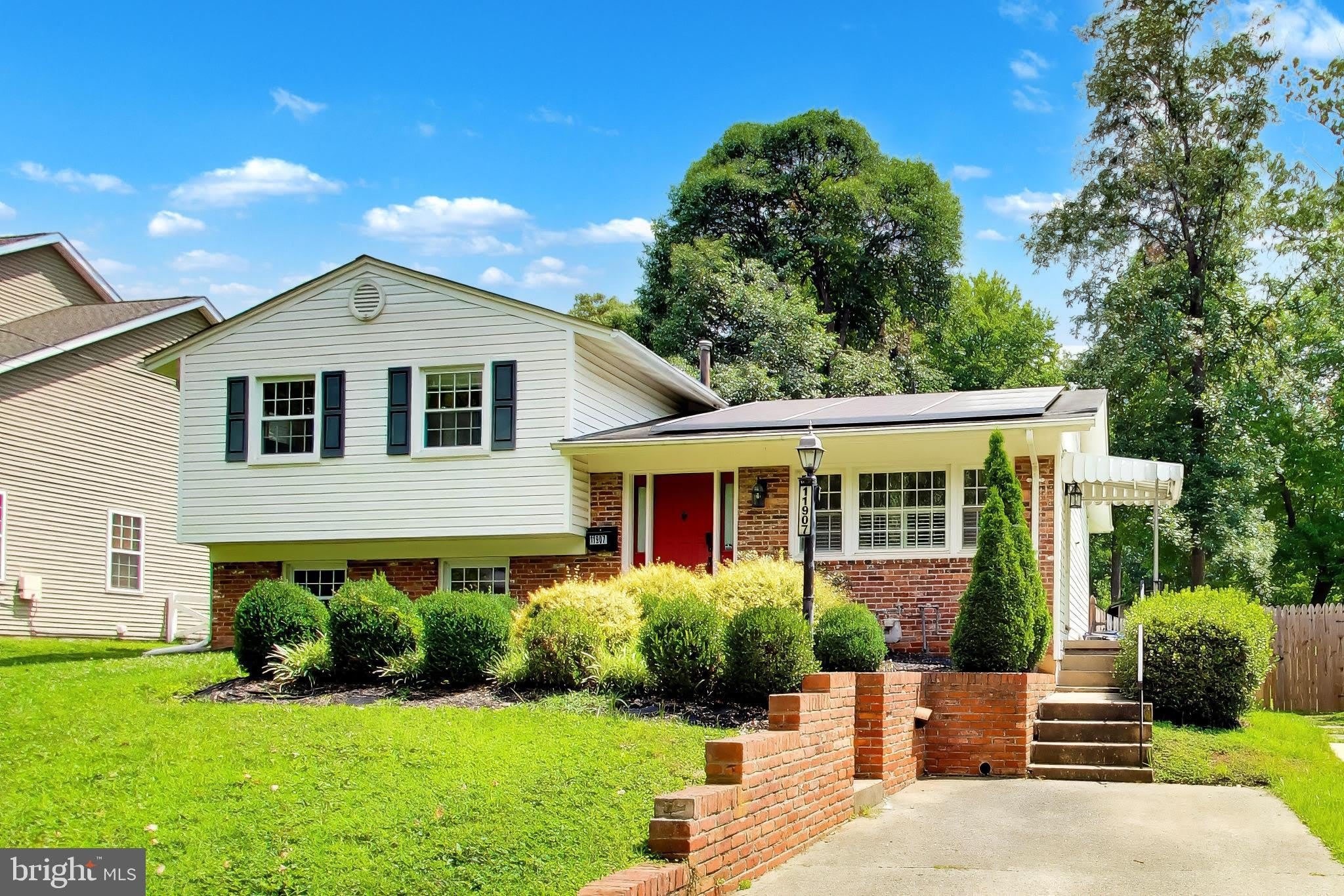 11907 HUNTERS Lane – photo 1
