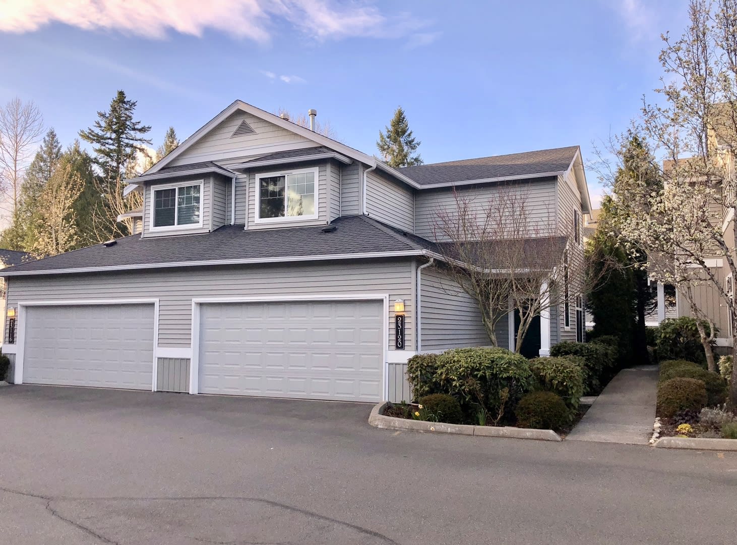 Sammamish Townhouse – photo 1 of 211