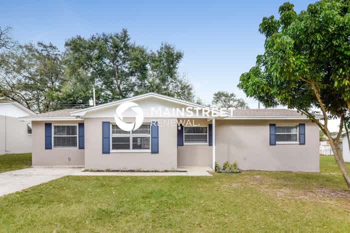 4228 April Street North – photo 1 of 16