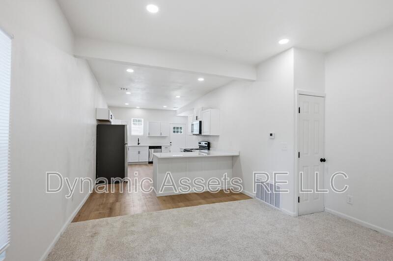 542 E 23rd St – photo 1