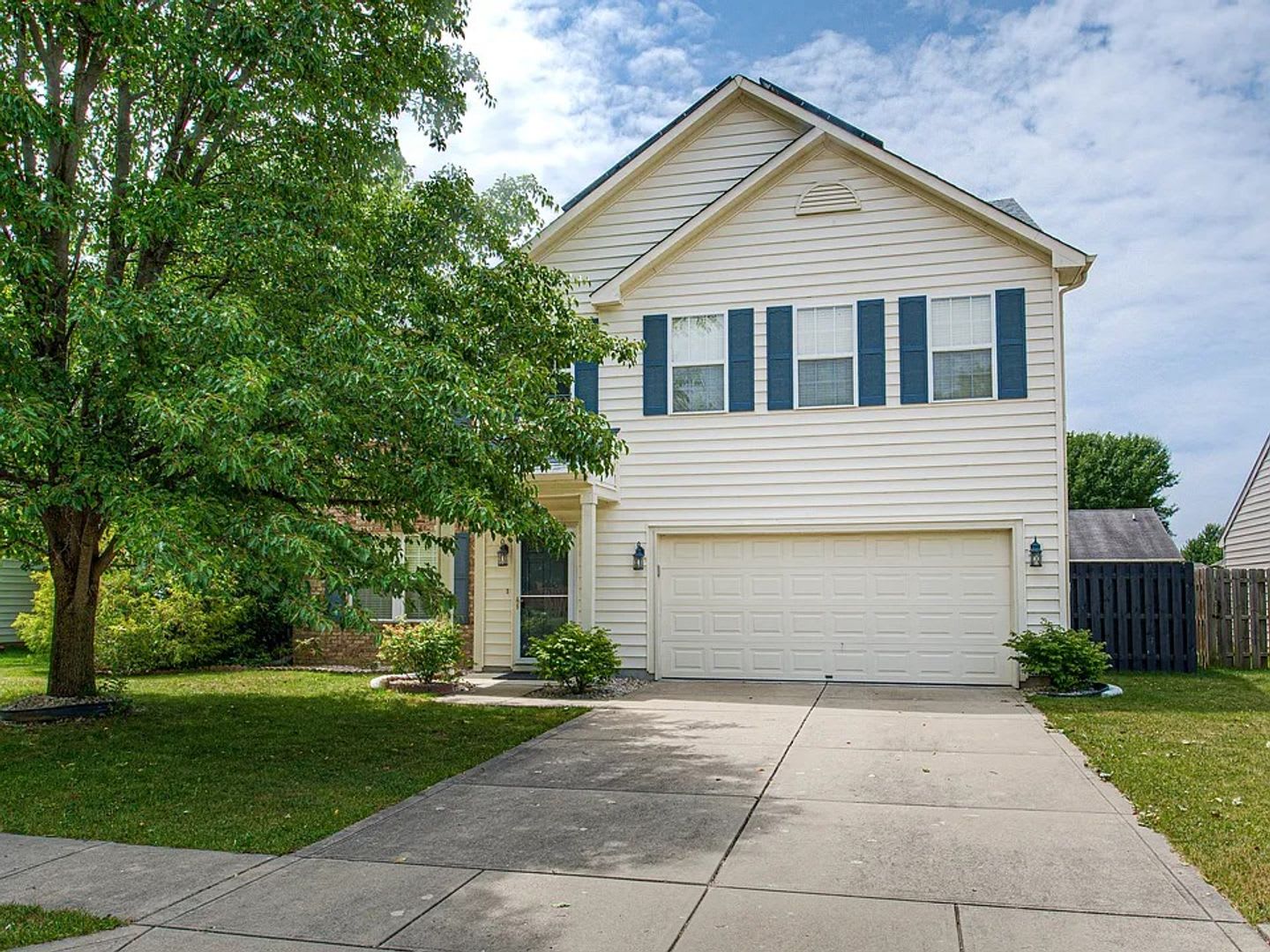 Modern 4-Bedroom Home with Resort-Style Amenities – photo 1 of 25