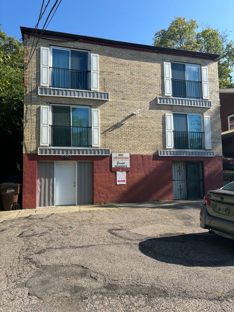 508 Clinton Springs – photo 1