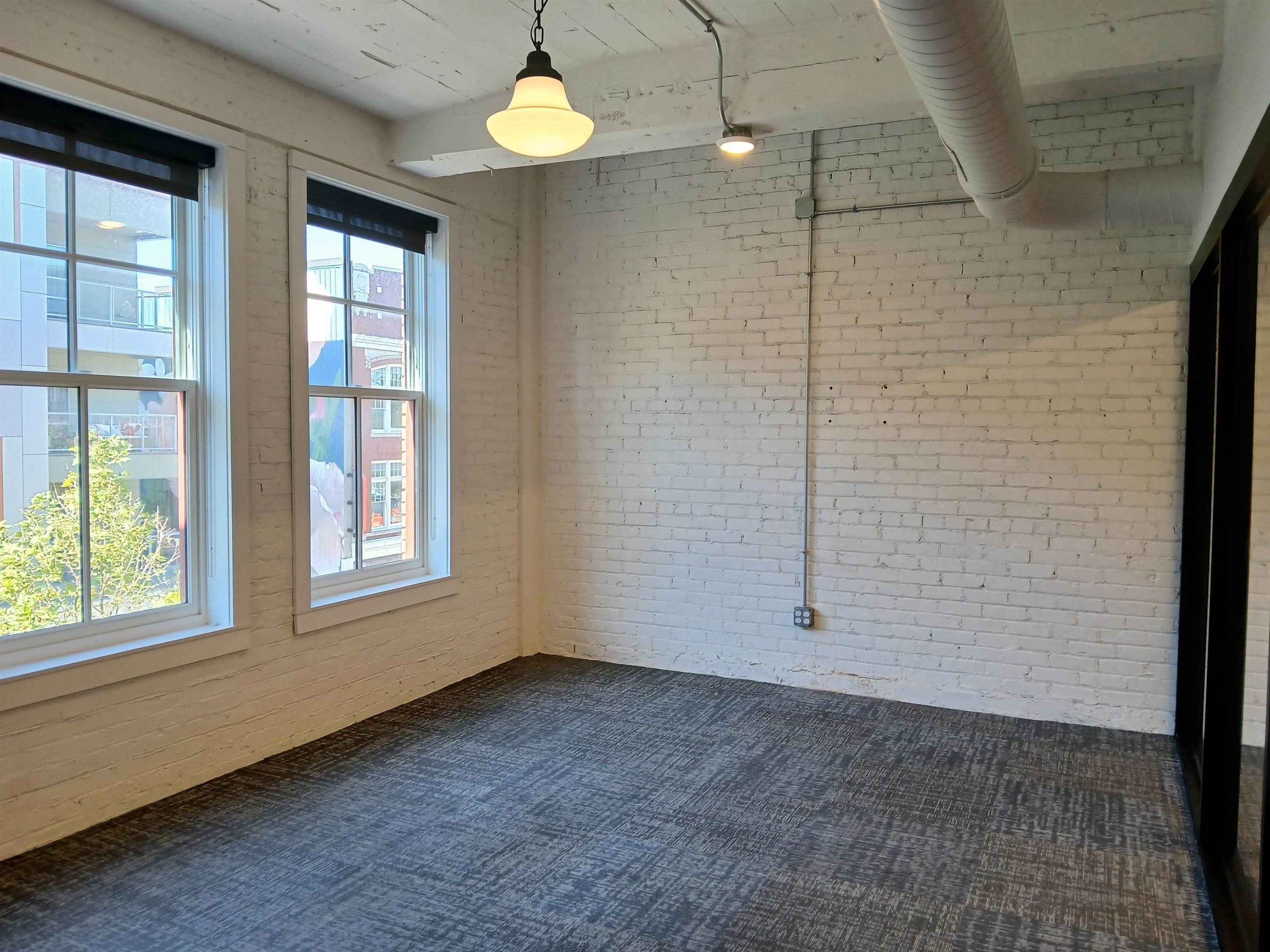 116 W Columbia Street – photo 1