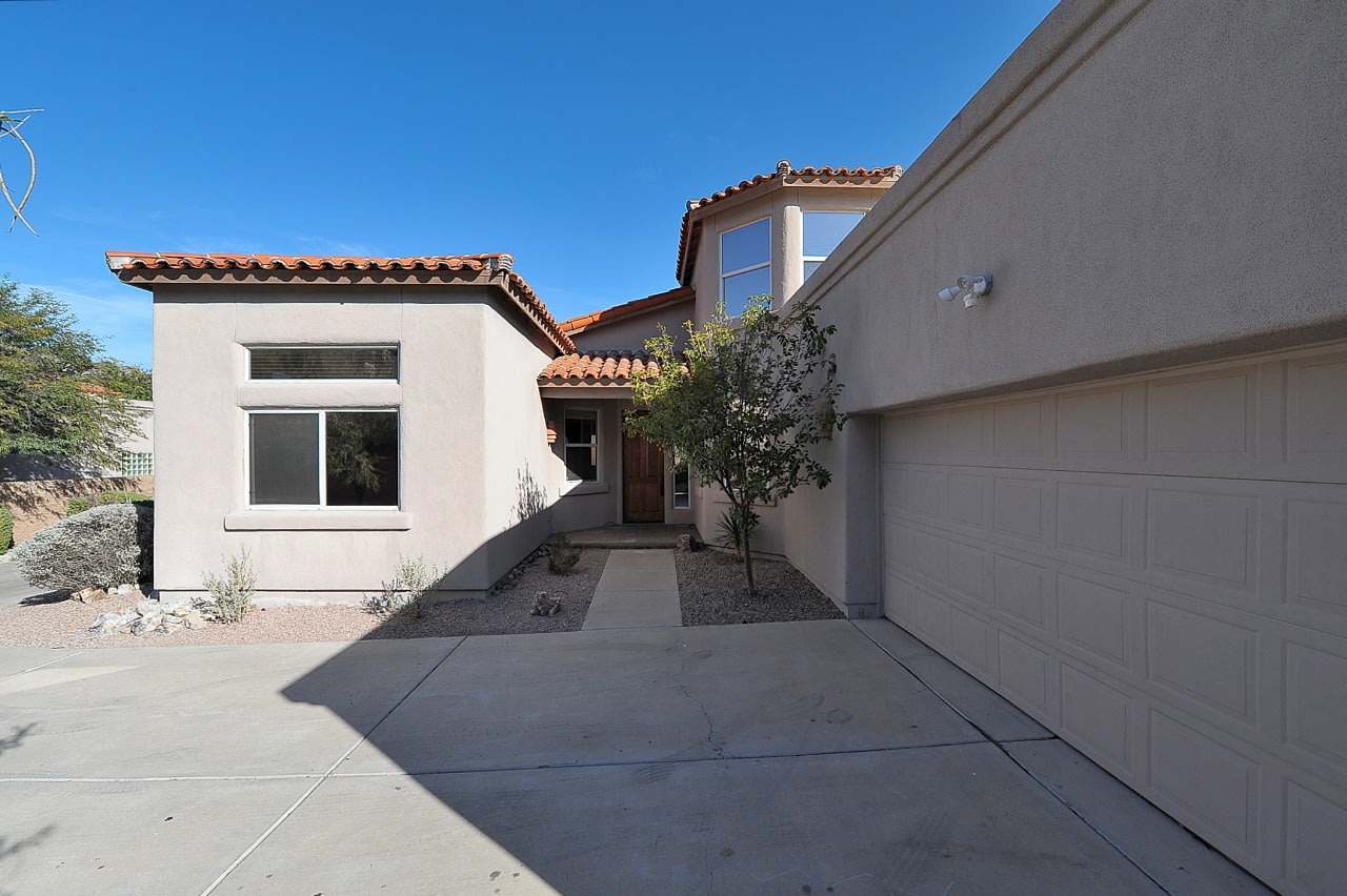 5677 N Placita Paisaje – photo 1