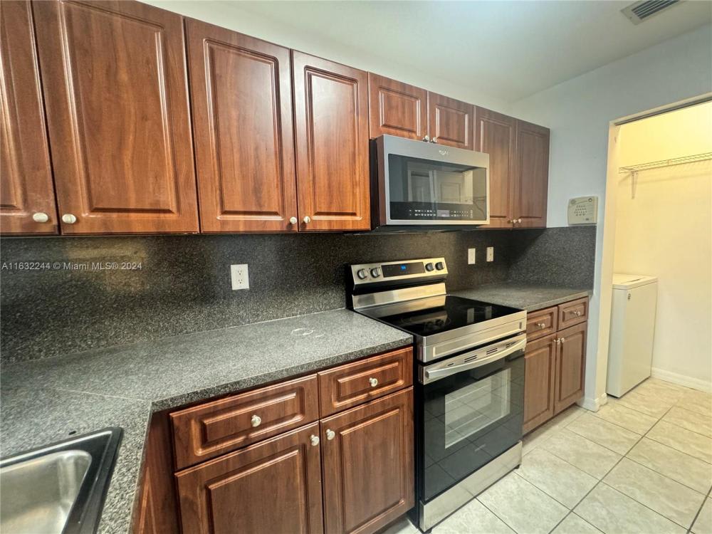 5004 S Harbor Isles Dr – photo 1