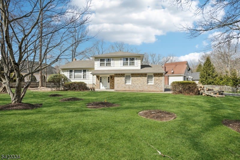 2 Eisenhower Rd – photo 1 of 19