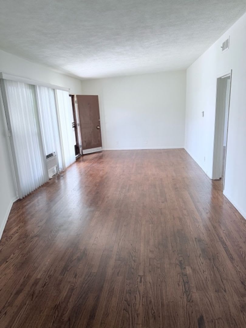 Crescent Heights 1224 – photo 1