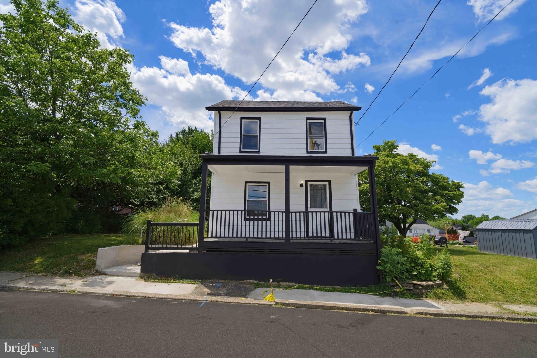 828 MILL ST – photo 1 of 19