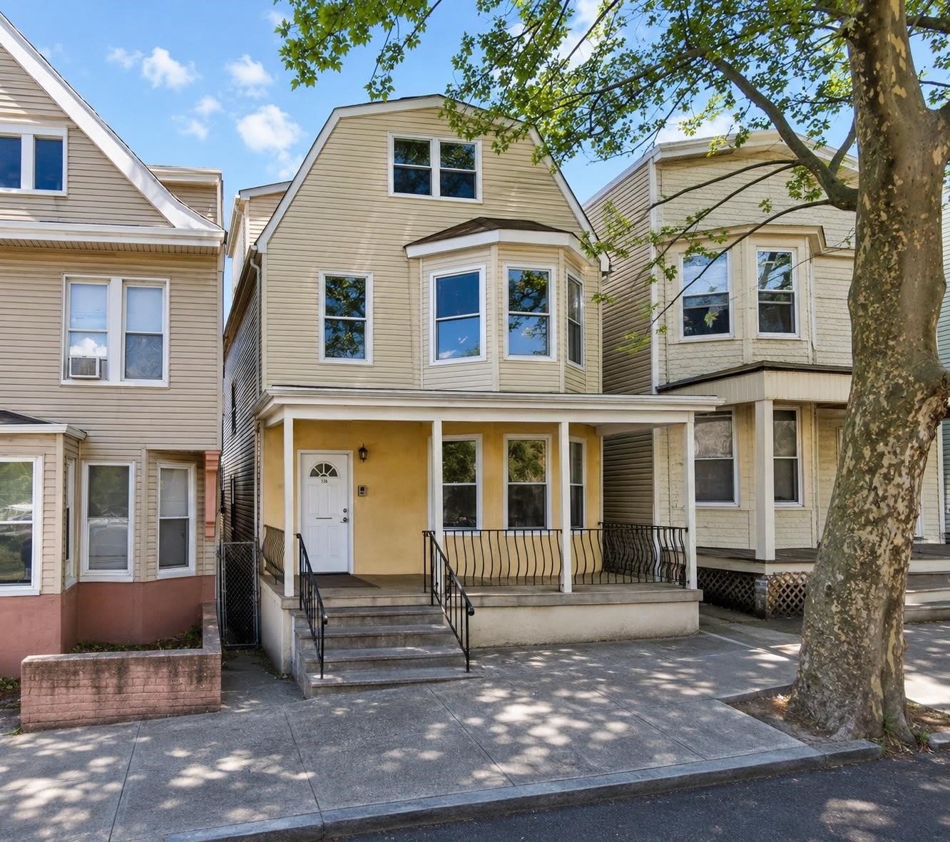 136 Randolph Ave – photo 1